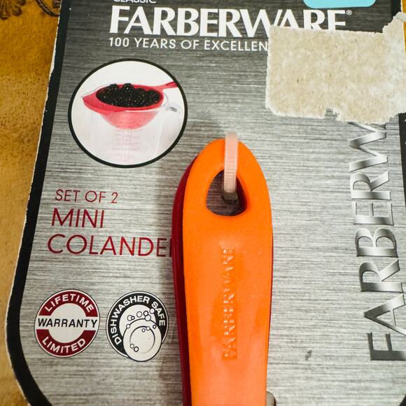 Farberware Fresh Small Assorted Size Red Orange Colanders Set of 2 NEW - Picture 5 of 7